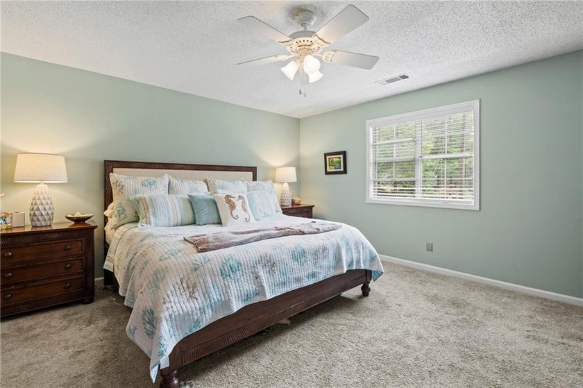 ONE OF A KIND WITH LAKE ACCESS AND A FULL SEPERATE APARTMENT - photo 10