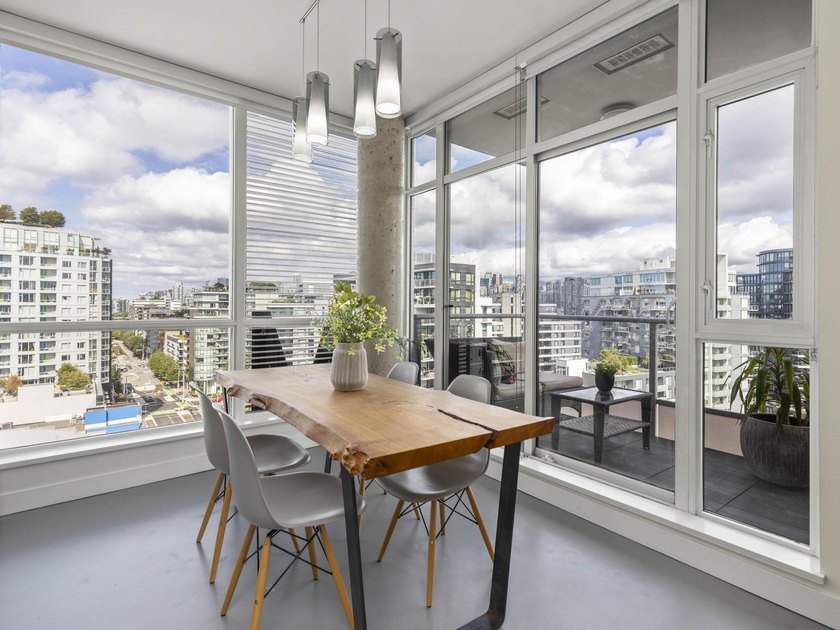 Perched on the coveted NW comer of the sub-penthouse level, this - photo 16
