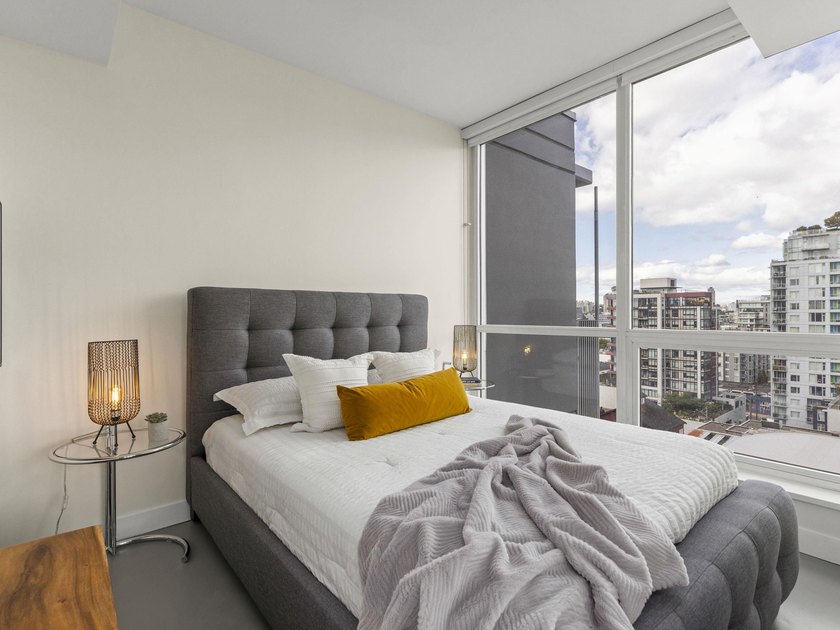 Perched on the coveted NW comer of the sub-penthouse level, this - photo 33