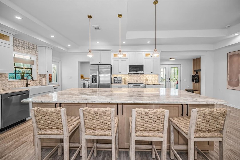 LUXURY TURN-KEY WATERFRONT RETREAT | FULLY RENOVATED | 5-STAR - photo 33