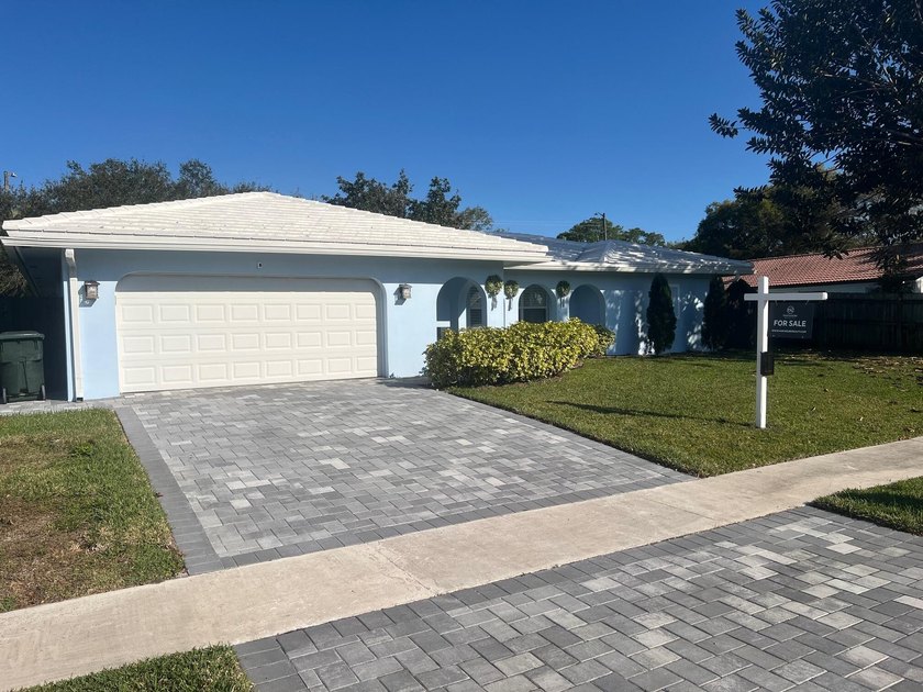 Welcome to this single-story residence in Boca Madera, located - photo 2