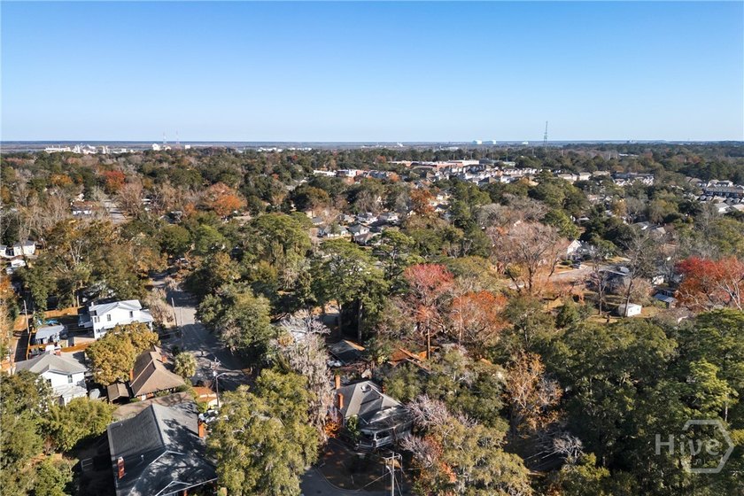 Reduced price for a quick sale! This Colonial-style home, built - photo 33