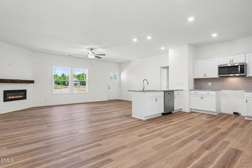 Move-In Ready! Welcome to the Gander Lake Pool Community, where - photo 8