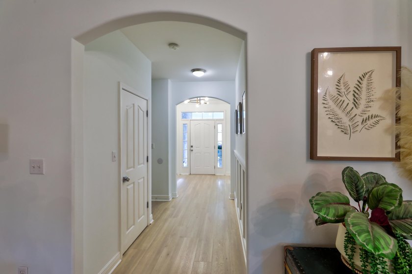 Welcome to your own private retreat in the highly sought-after - photo 11