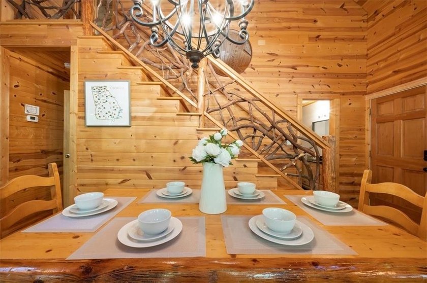 Stunning 3 bed 3 bath log cabin on 2.82 acres of serenity with a - photo 11
