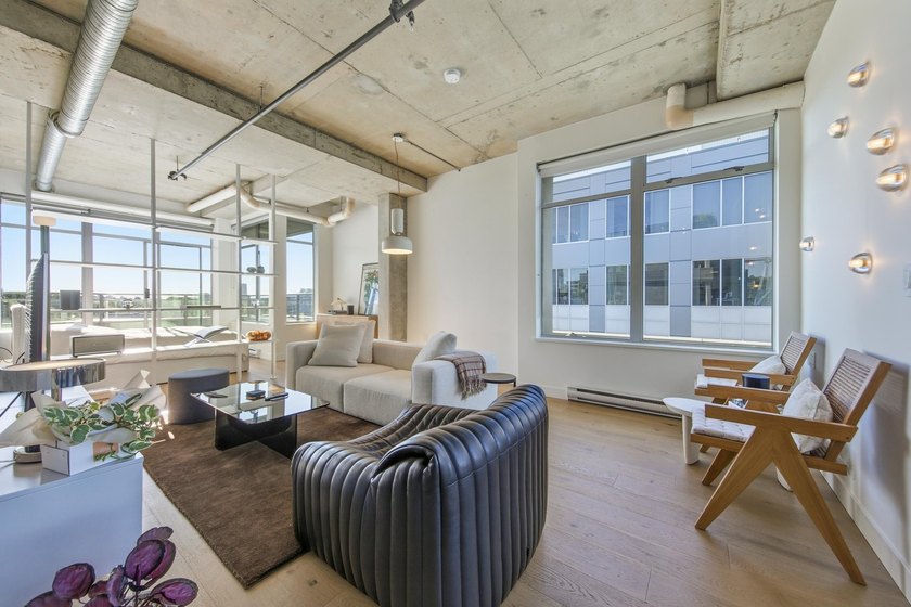 Looking for a sophisticated loft with iconic Vancouver views? - photo 13