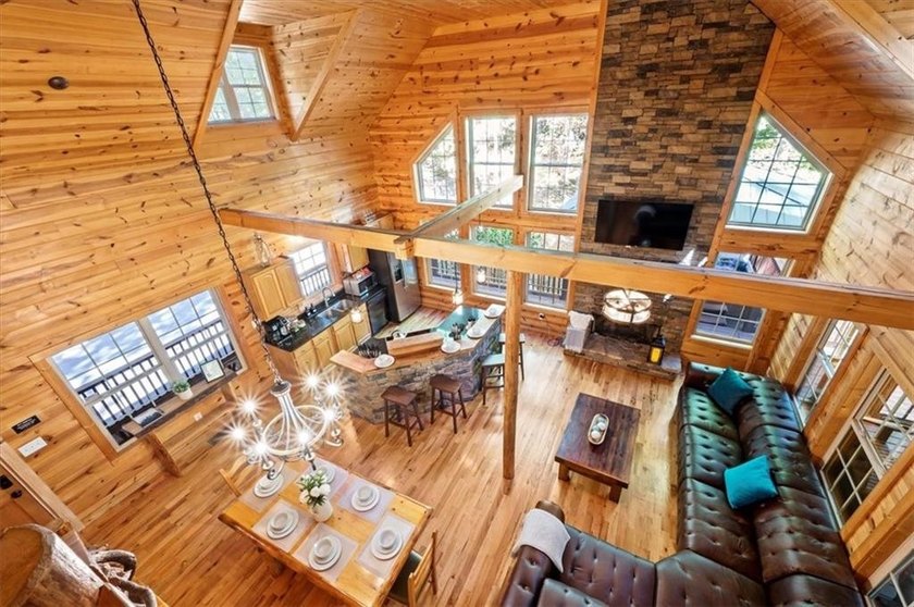 Stunning 3 bed 3 bath log cabin on 2.82 acres of serenity with a - photo 15