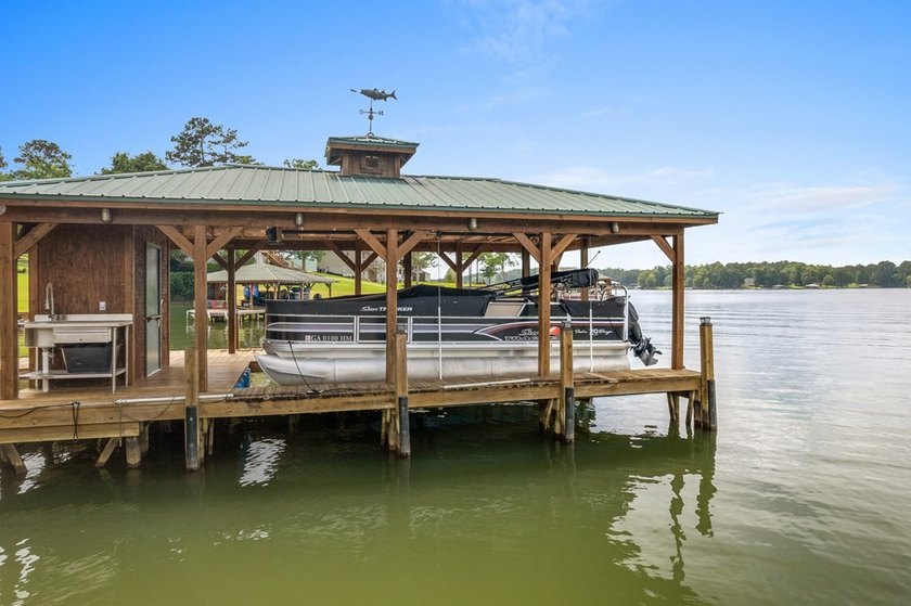 Don't miss this stunning lakefront log cabin on beautiful Lake - photo 15