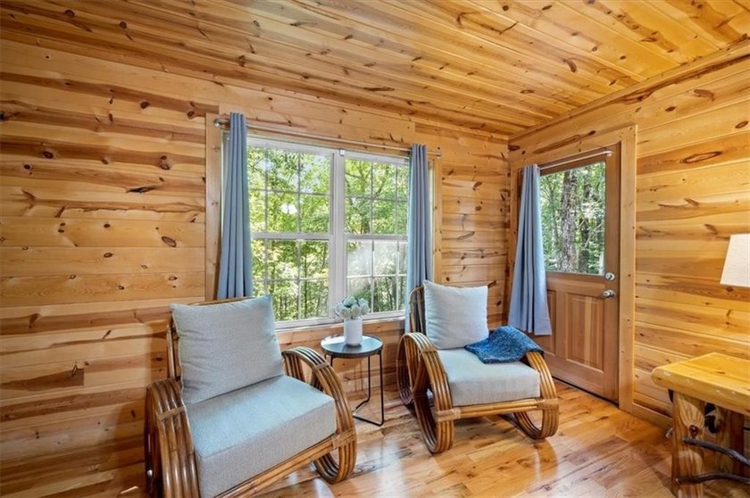 Stunning 3 bed 3 bath log cabin on 2.82 acres of serenity with a - photo 19