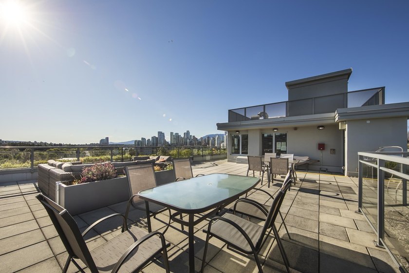 Looking for a sophisticated loft with iconic Vancouver views? - photo 27