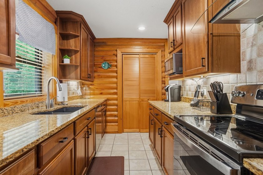 Don't miss this stunning lakefront log cabin on beautiful Lake - photo 28