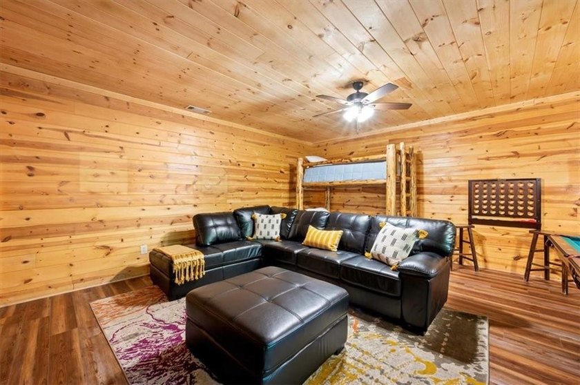 Stunning 3 bed 3 bath log cabin on 2.82 acres of serenity with a - photo 34
