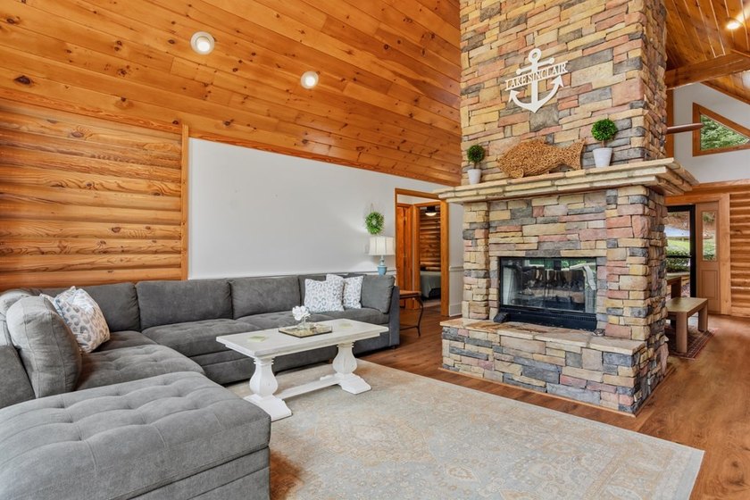 Don't miss this stunning lakefront log cabin on beautiful Lake - photo 34