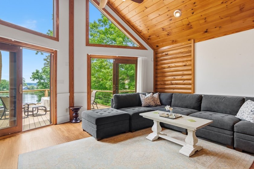 Don't miss this stunning lakefront log cabin on beautiful Lake - photo 35