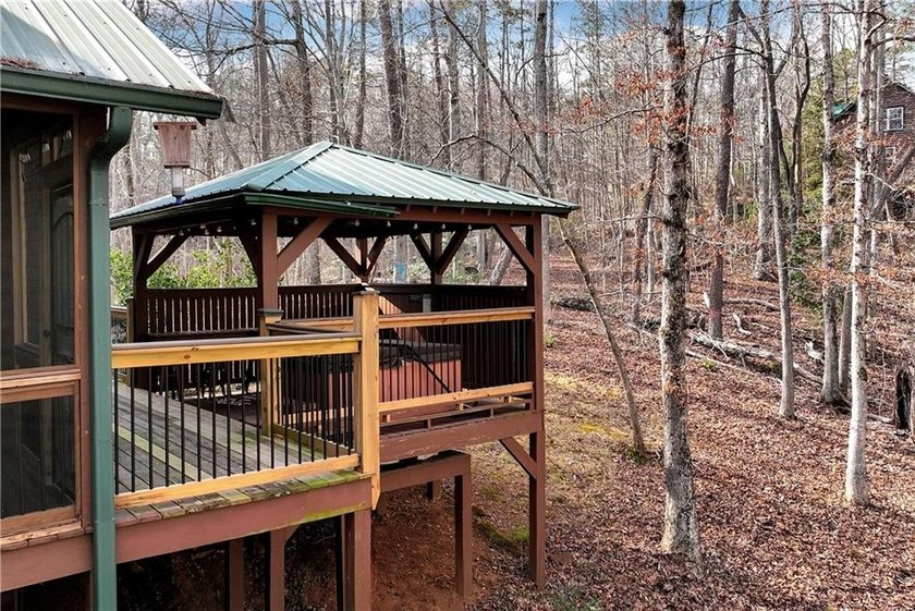 Stunning 3 bed 3 bath log cabin on 2.82 acres of serenity with a - photo 37