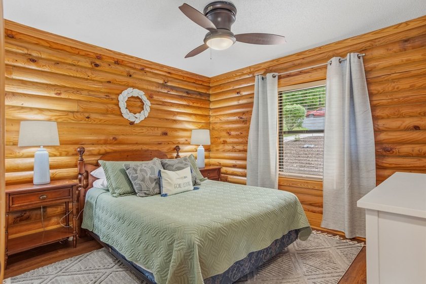 Don't miss this stunning lakefront log cabin on beautiful Lake - photo 39