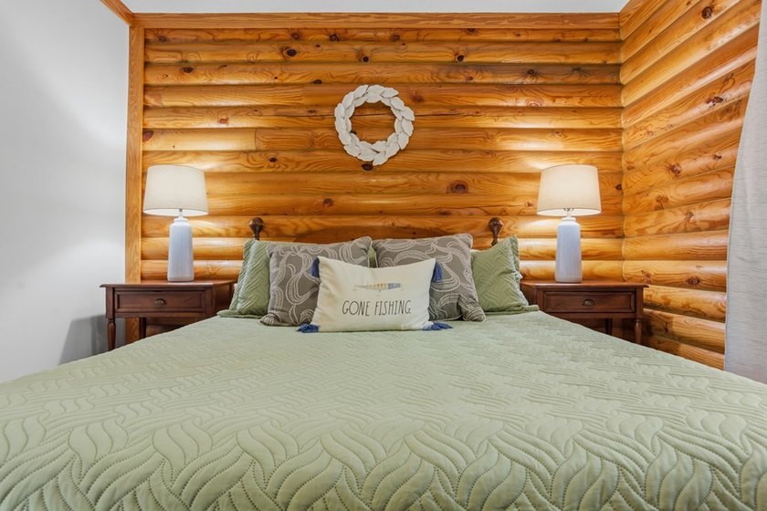 Don't miss this stunning lakefront log cabin on beautiful Lake - photo 40