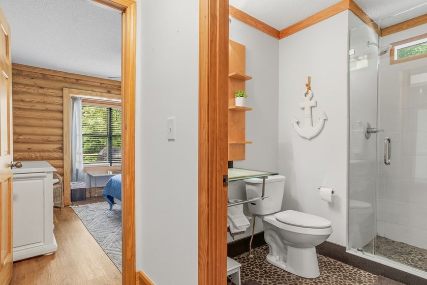 Don't miss this stunning lakefront log cabin on beautiful Lake - photo 42