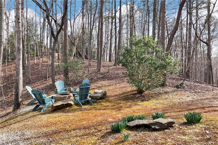 Stunning 3 bed 3 bath log cabin on 2.82 acres of serenity with a - photo 43