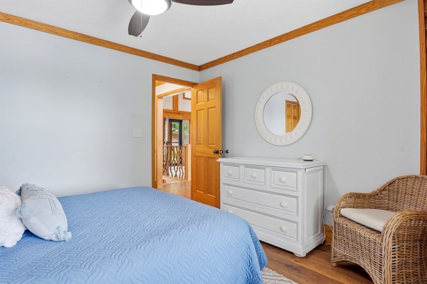 Don't miss this stunning lakefront log cabin on beautiful Lake - photo 46