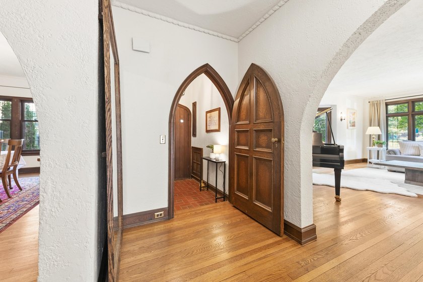 Set along one of Shorewood's most sought-after boulevards, this - photo 10