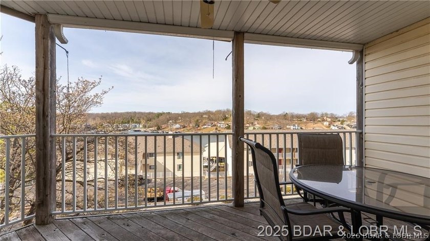 This well maintained, 2nd tier, Ledges Condo, with a lake view - photo 20