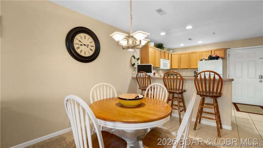 This well maintained, 2nd tier, Ledges Condo, with a lake view - photo 23