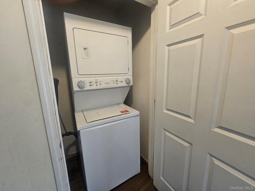 Great Starter Ranch House for 1st Time Buyer with 1,308 Square - photo 8