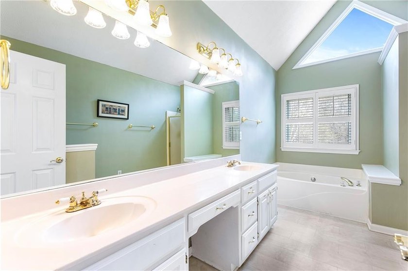 Don't miss this sprawling ranch with a bonus room and a mostly - photo 23