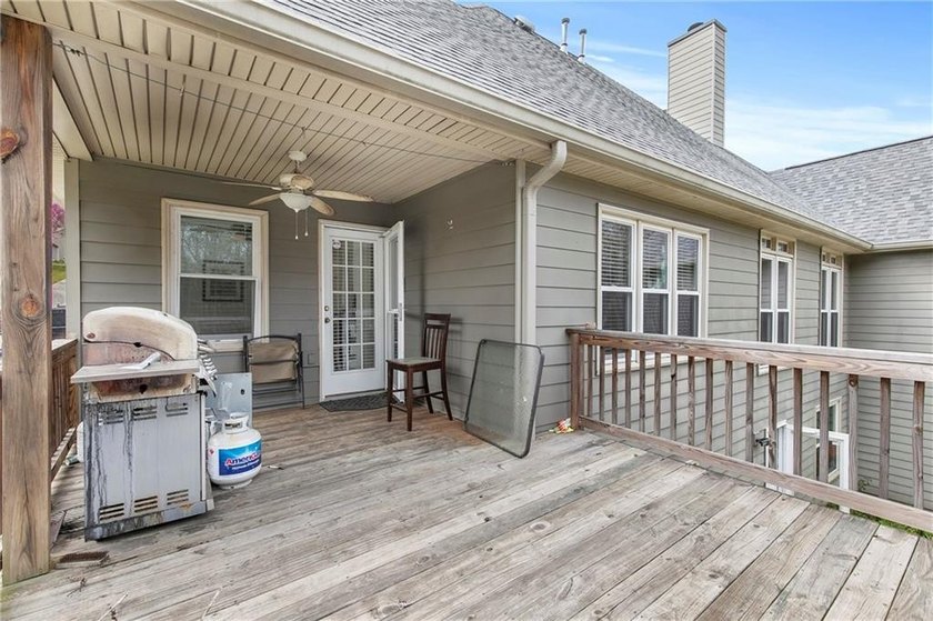 Don't miss this sprawling ranch with a bonus room and a mostly - photo 32