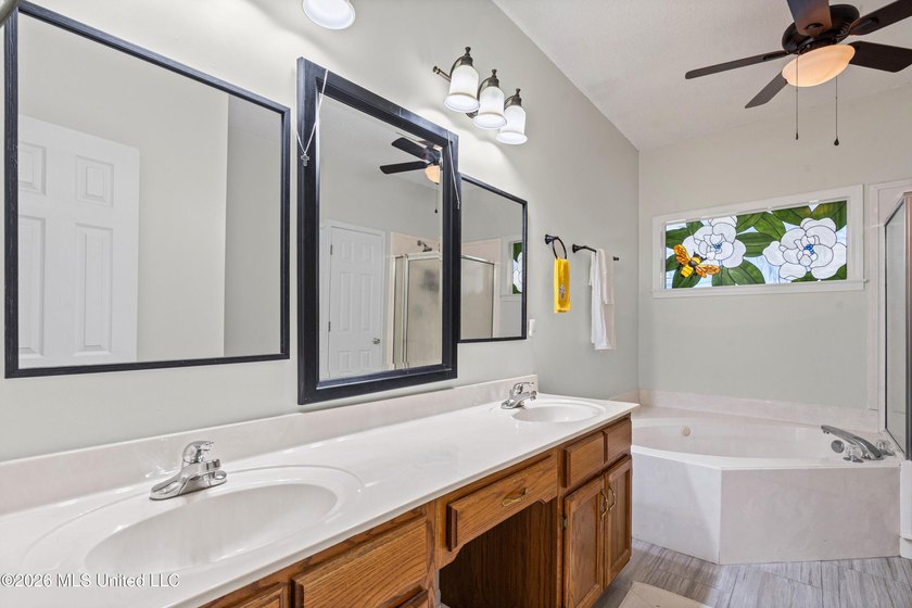 A Move-In Ready Gem in Pinehurst! This well-maintained 3-bedroom - photo 13