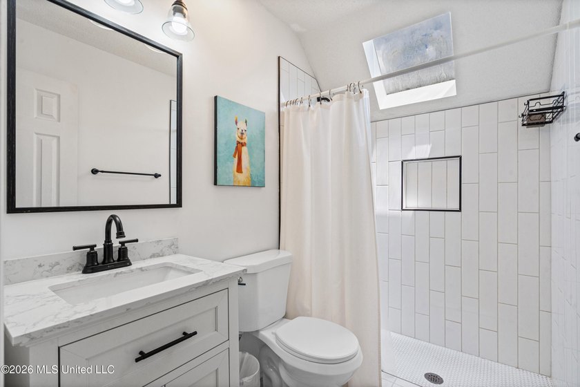A Move-In Ready Gem in Pinehurst! This well-maintained 3-bedroom - photo 20