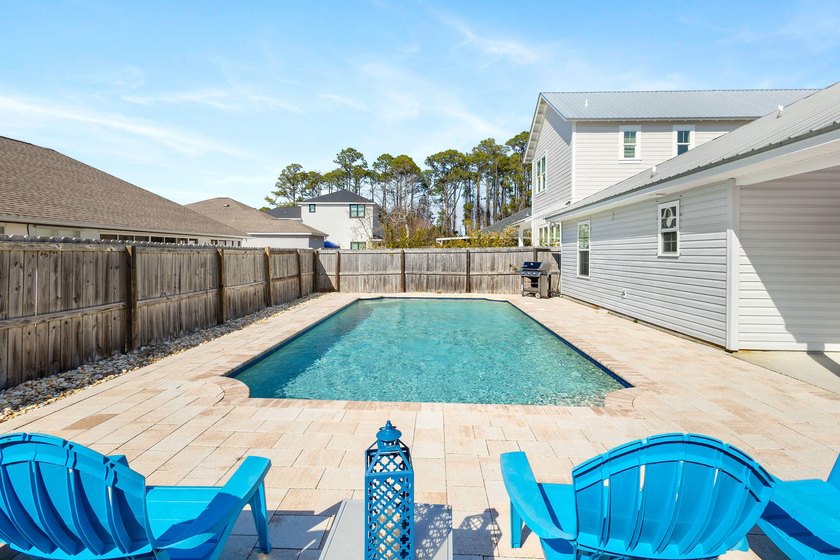 This well-located 3-bedroom, 2-bathroom home on the highly - photo 35