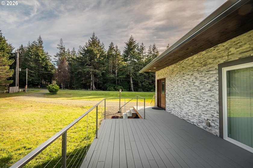 Just minutes from breathtaking beaches and the world-renowned - photo 38