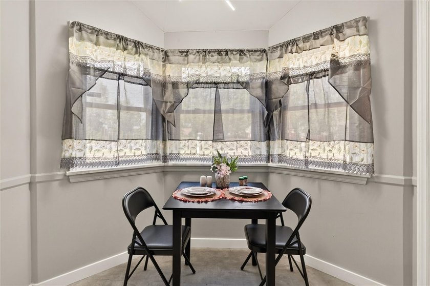 Welcome to 478 LaGrange Ave in the Beautiful Maplewood district - photo 15