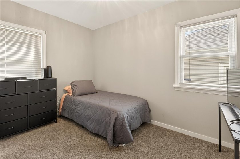 Welcome to 478 LaGrange Ave in the Beautiful Maplewood district - photo 17
