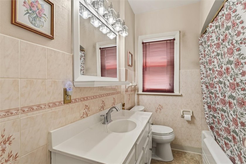 Welcome to 478 LaGrange Ave in the Beautiful Maplewood district - photo 24