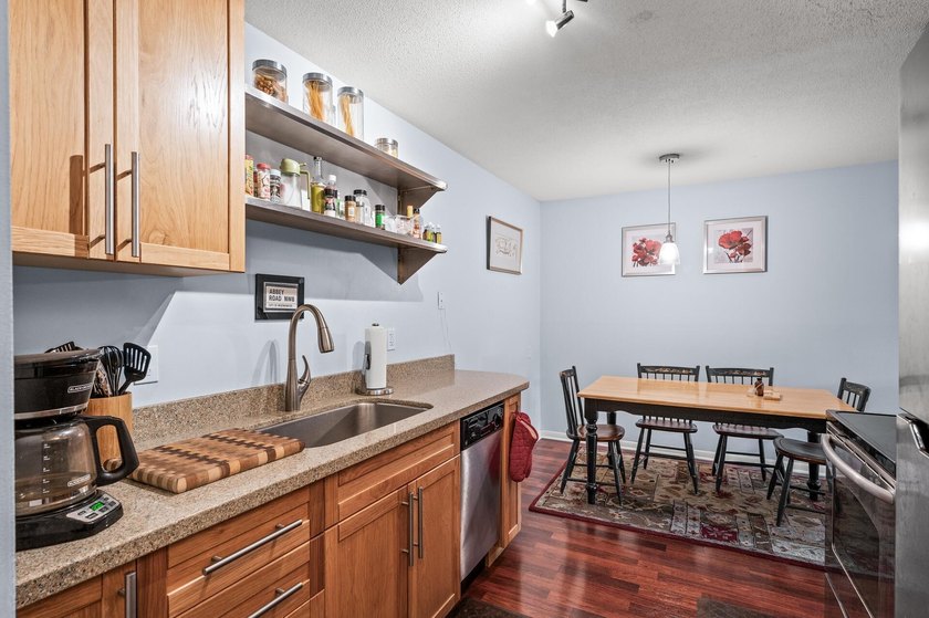 SELLER WILL PAY ONE FULL YEAR OF HOA FEES! Welcome to this - photo 11