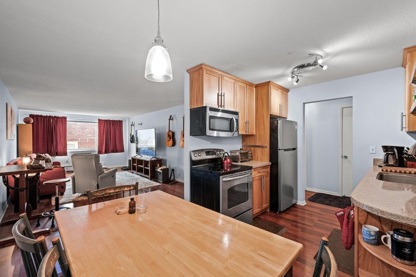 SELLER WILL PAY ONE FULL YEAR OF HOA FEES! Welcome to this - photo 13
