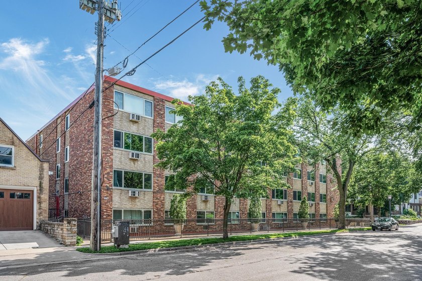 SELLER WILL PAY ONE FULL YEAR OF HOA FEES! Welcome to this - photo 29
