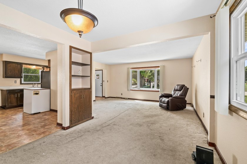 Opportunity awaits in this 3 bedroom, 1.5 bath ranch located in - photo 7