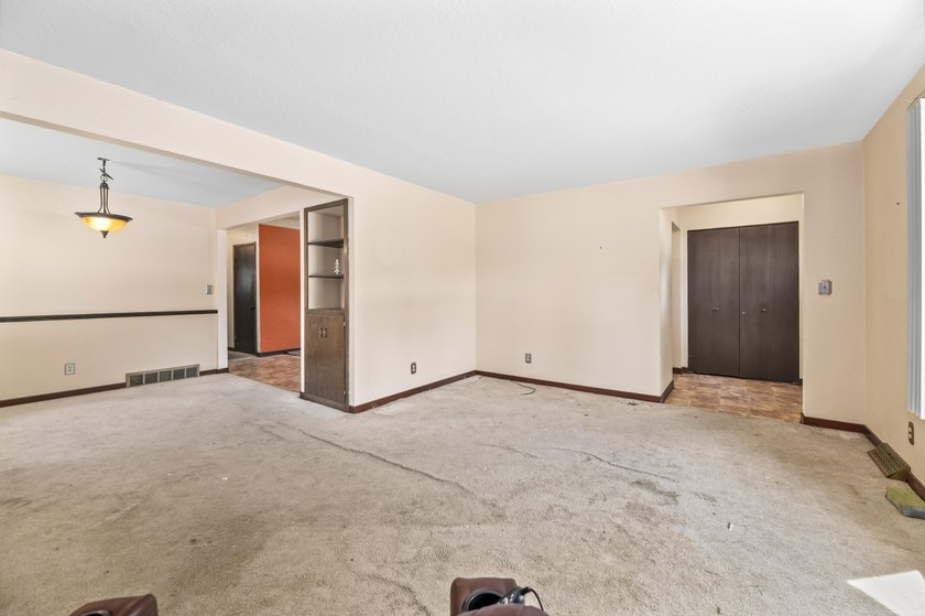 Opportunity awaits in this 3 bedroom, 1.5 bath ranch located in - photo 8