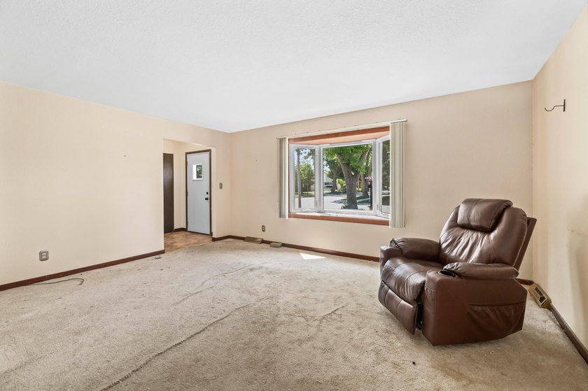 Opportunity awaits in this 3 bedroom, 1.5 bath ranch located in - photo 10