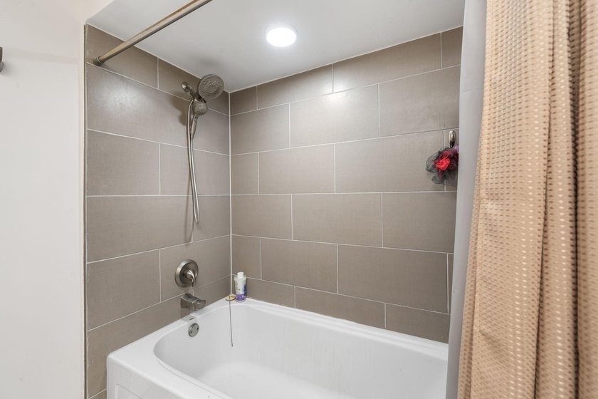 $5000 FOR LENDER CREDIT TO THE BUYER :QUALIFIES USING PALM BEACH - photo 10
