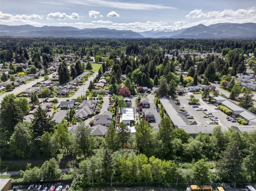 OPEN HOUSE 18th of July,  11-1 p.m. Nine Peaks, a thoughtfully - photo 33