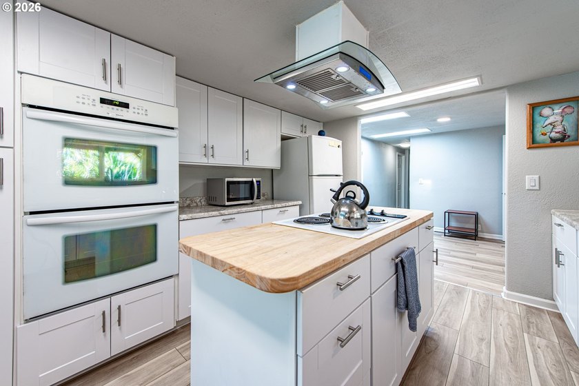 Turnkey remodeled manufactured home in Greentrees East Village - photo 3
