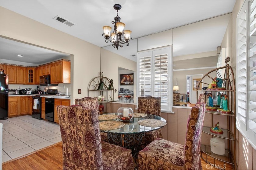 Stunning Turn-Key Gem in Historic Wrigley! Welcome to 2430 San - photo 5