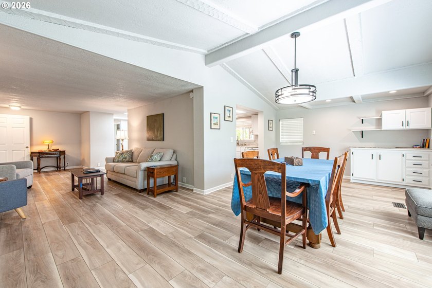 Turnkey remodeled manufactured home in Greentrees East Village - photo 9