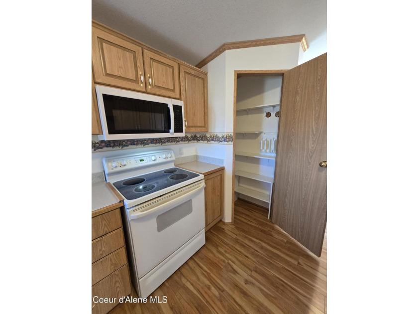 Wonderful 55+ home in Jasper Falls. with oversized garage and - photo 11