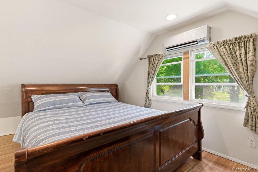 Unlock the Potential of this Oasis of Privacy in Huntington's - photo 11